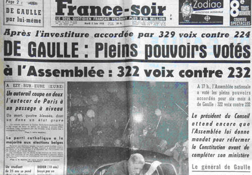La Une de Frane-soir annonçant le vote des pleins pouvoirs au général de Gaulle